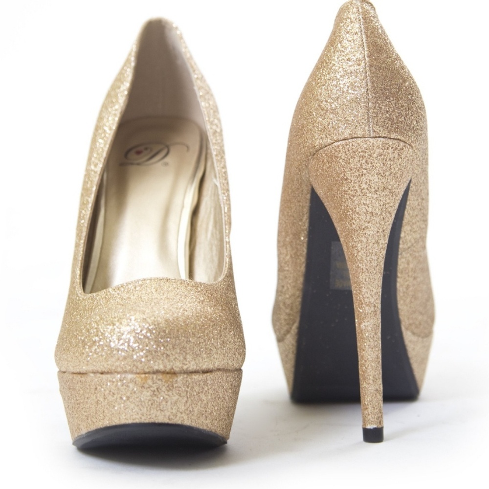 Gold Platform Pumps NWOT